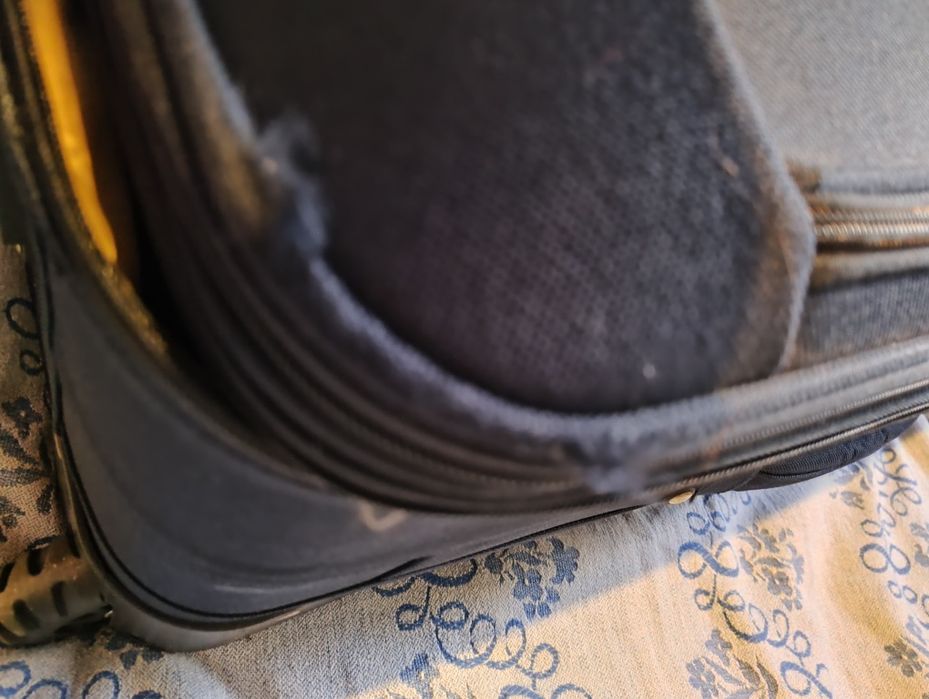 Nowa duża walizka 49 cm X 72 cm X 24 cm