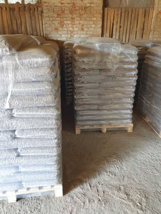 В наявністі паливна пелета 6 мм. Фасовка по 15 кг