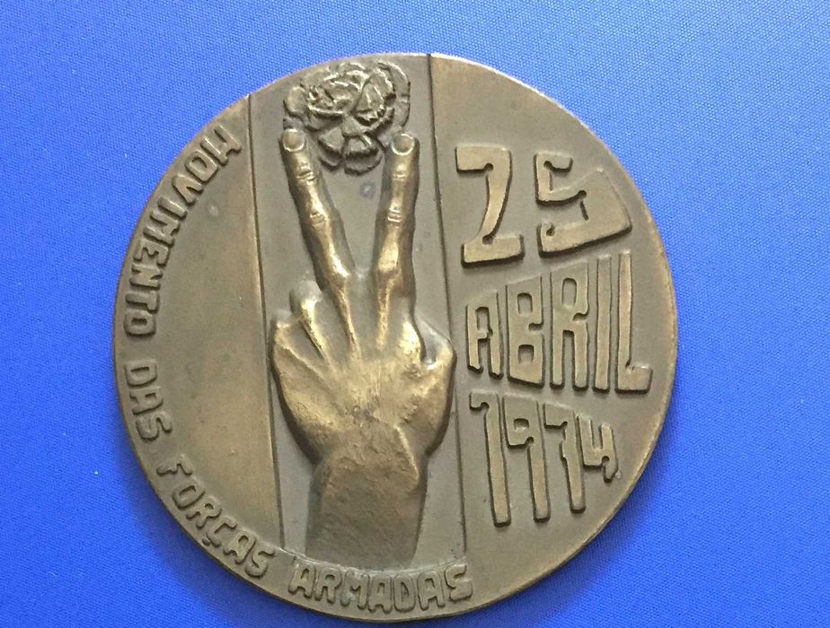 medalha 25 Abril 1974 - Movimento das Forças Armadas