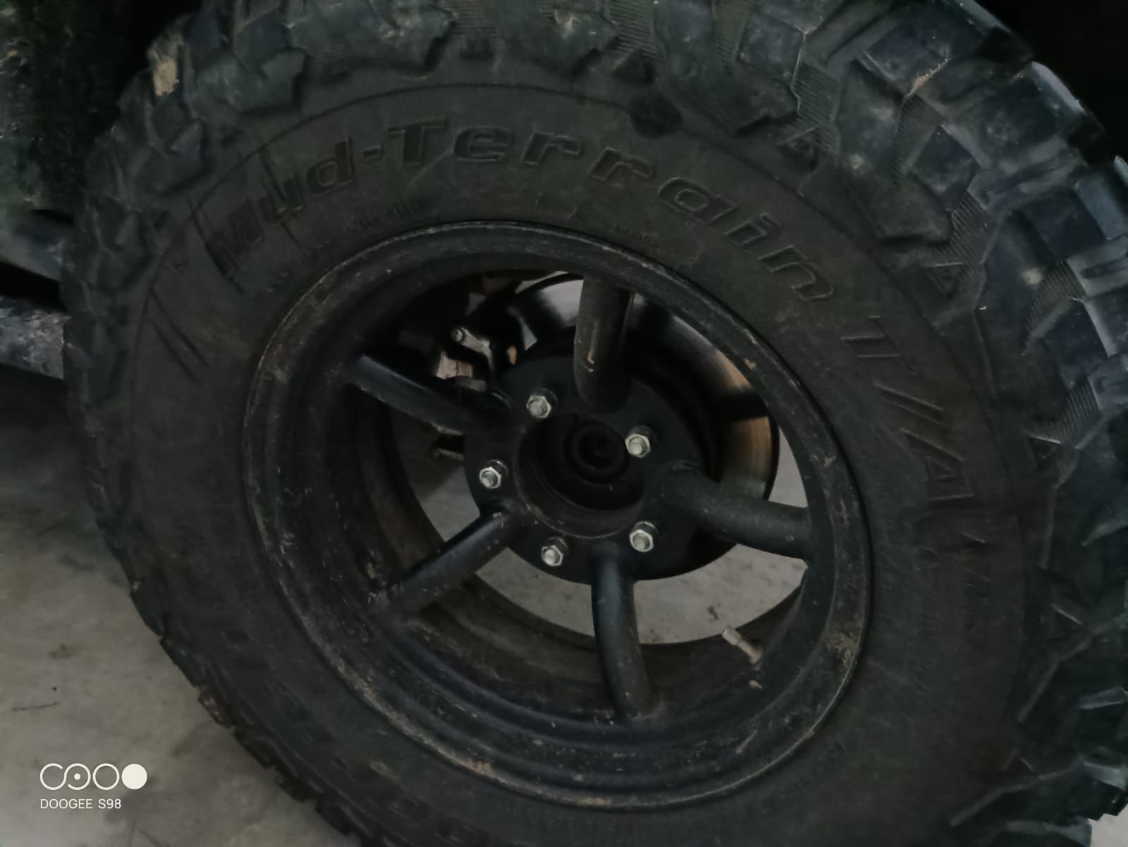 Jantes com pneus Suzuki Vitara e samurai