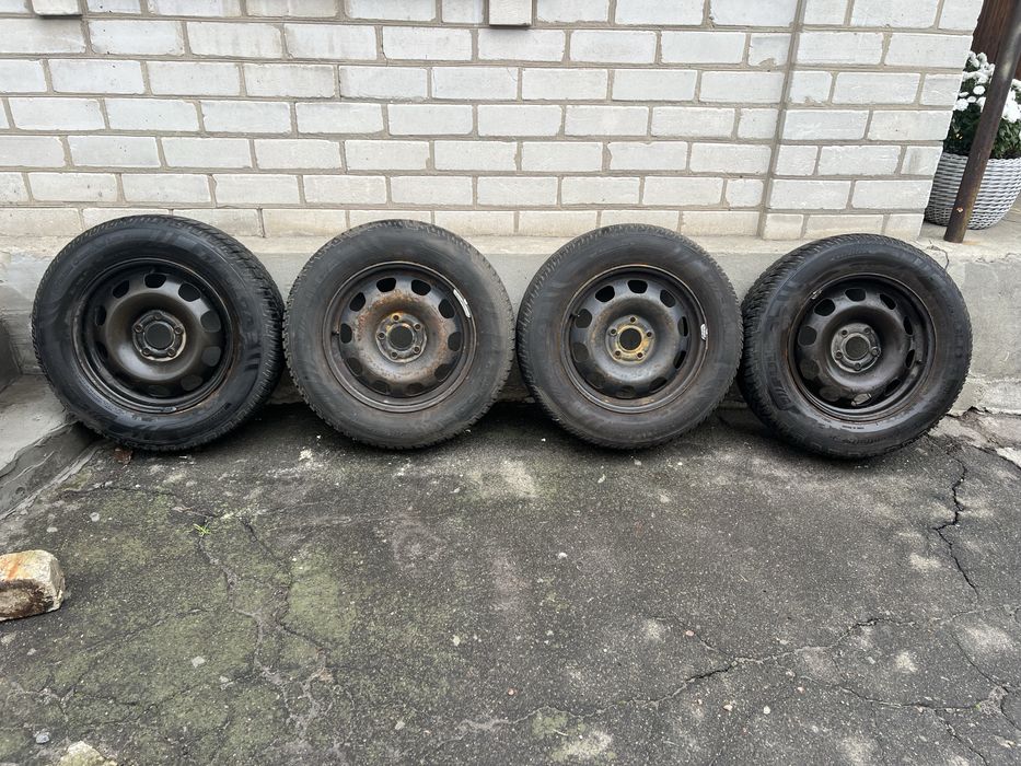 Гума зимова 215/65/16