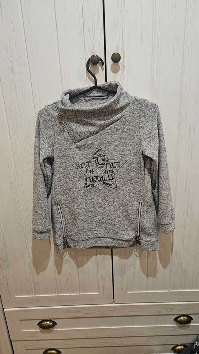 Bluza szara coccodrillo  140 napis cekiny