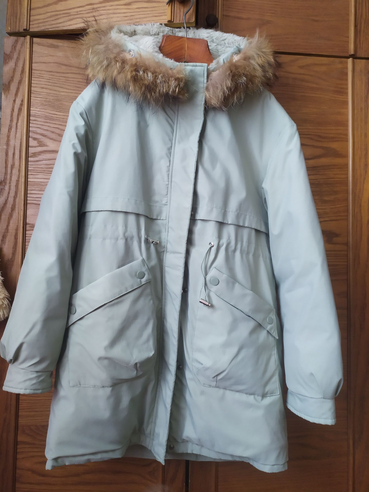 Тепленька курточка на зиму