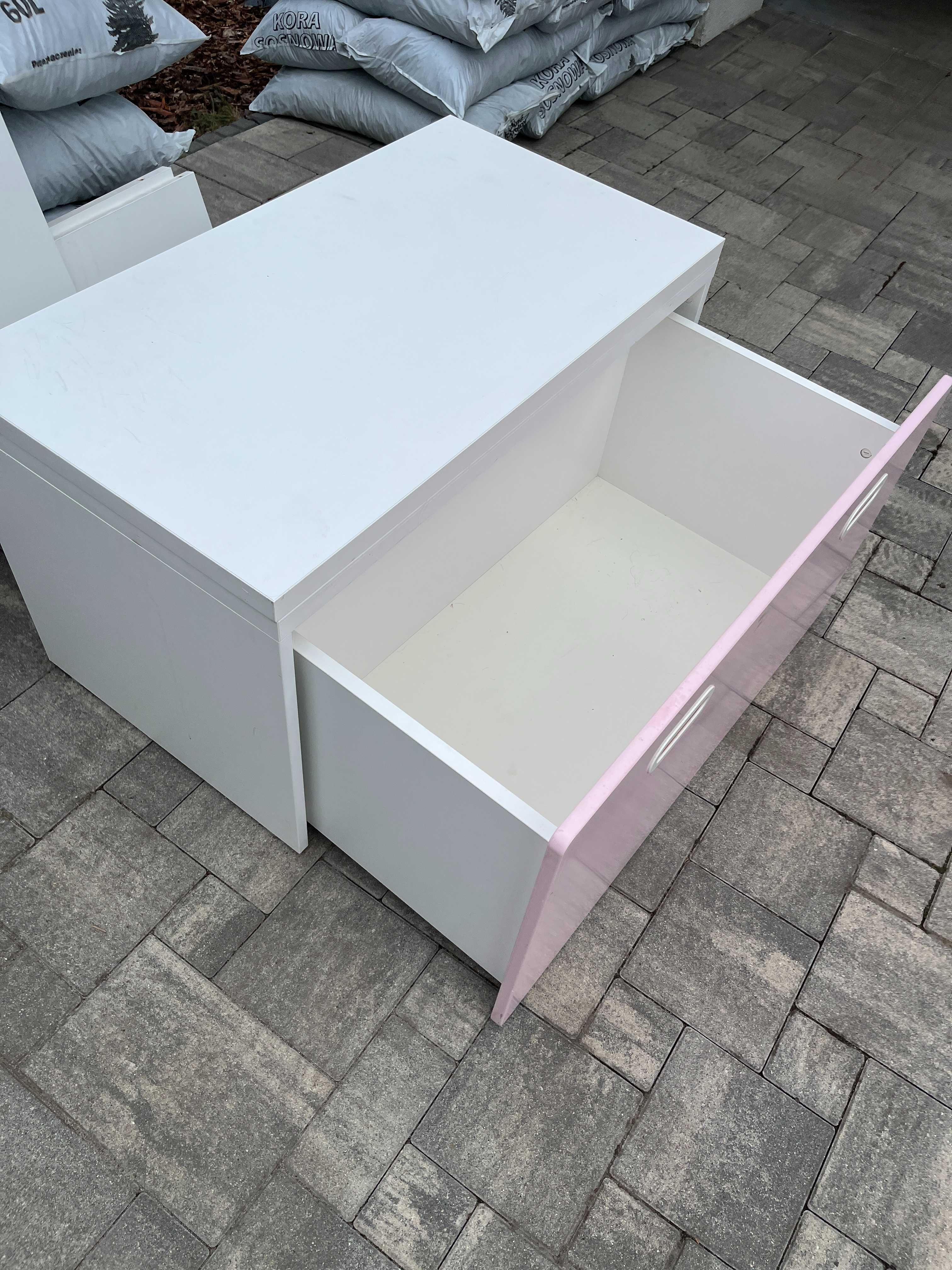 Skrzynia szuflada różowa wraz ze stolikiem Ikea STUVA FRITIDS