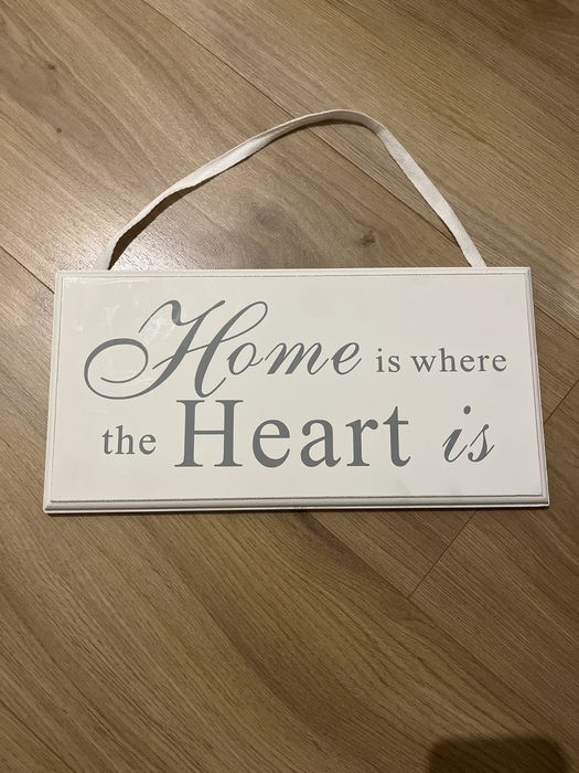 Tabliczka na sciane napis Home is where the heart is