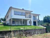 T3 com CE A+, 242m2 de área, terreno de 3.000m² – Vale de Vaide, a 4mi