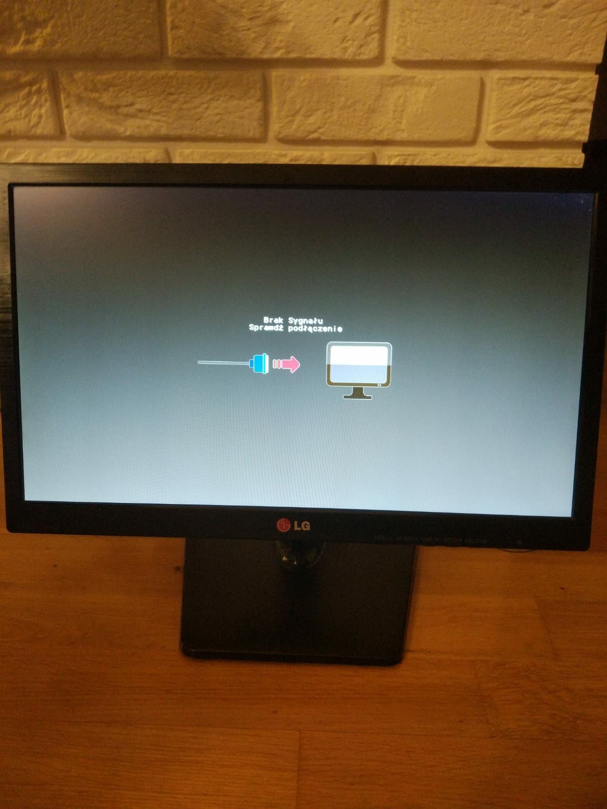 Monitor LG Flatron 19EN33S 18"