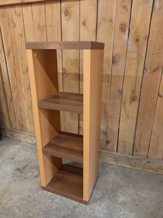 Regał otwarty. Otwarte półki