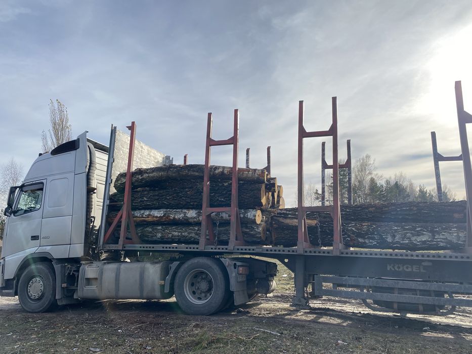 Послуги лісовоз-сортиментовоз — перевезення лісу та деревини.