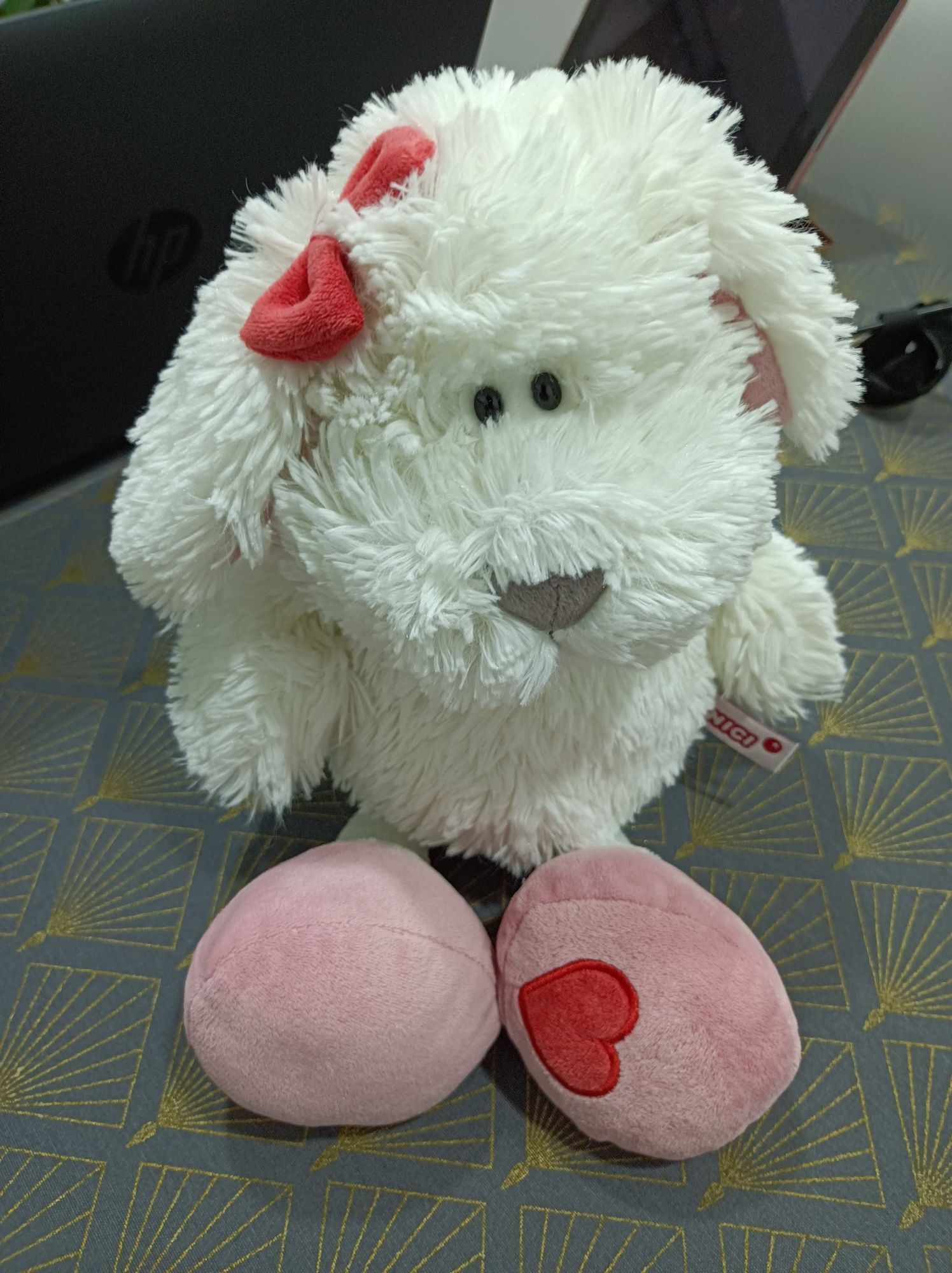 Peluche NICI, cadelinha do Amor, oferece Dia Namorados