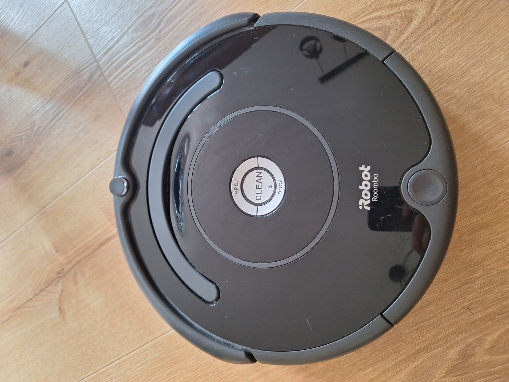 Robot sprzątający iRobot Roomba 676 czarny