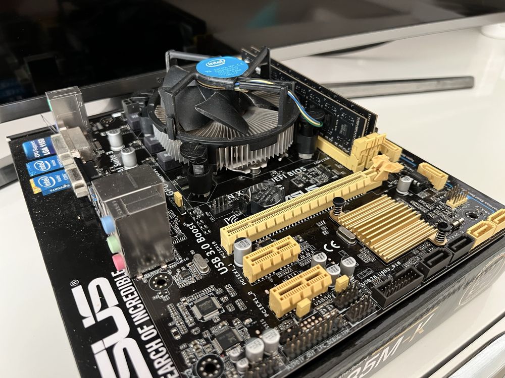 Intel Core i5 4460 / Asus B-85M-K / DDR3 16 Gb