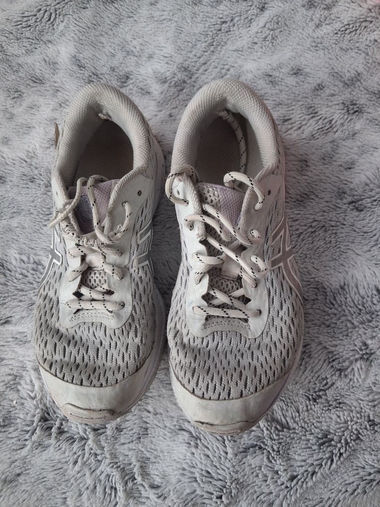 * Asics gt-1000 super wygodne buty, podeszwa perfekt  35,5 rozm *