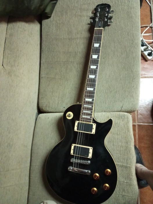 Guitarra elétrica bonita