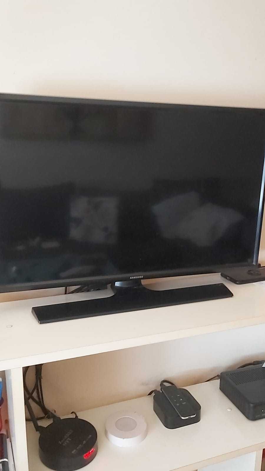 TELEVISÃO + BIBLIOTECA