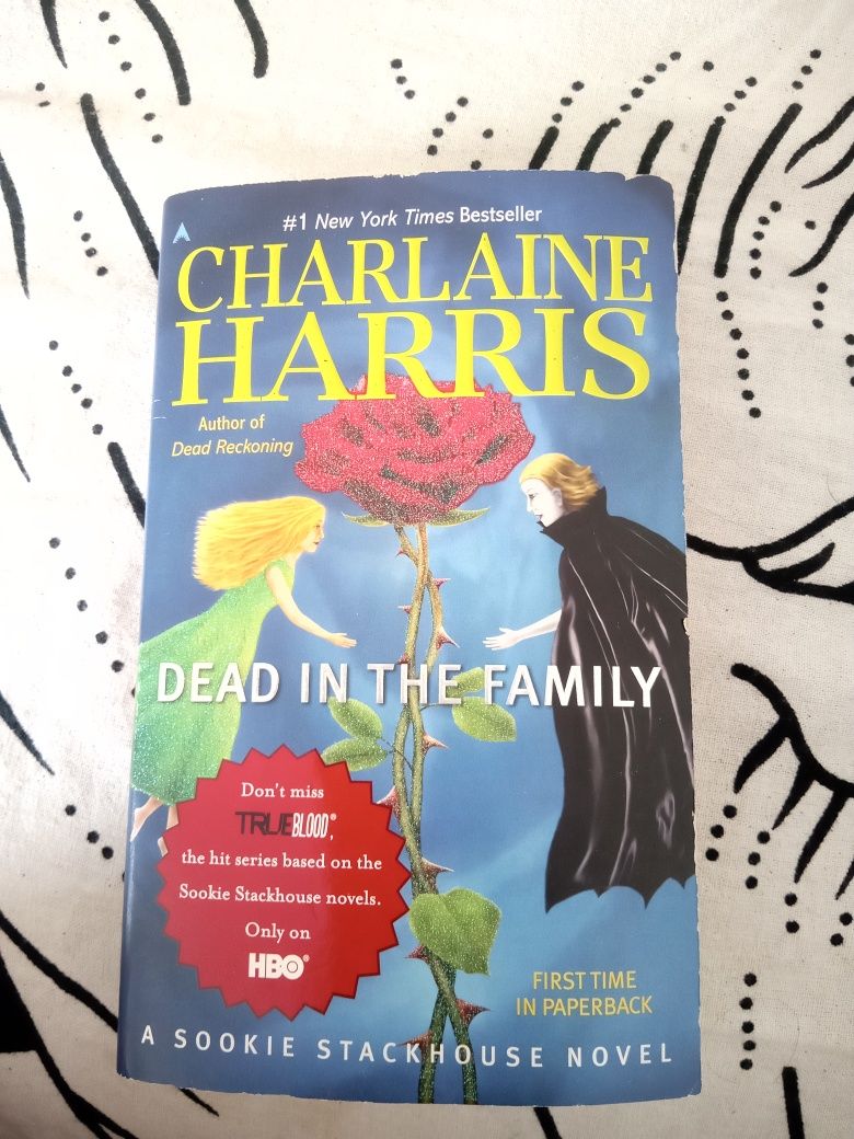 5 livros da saga True blood de Charlaine Harris