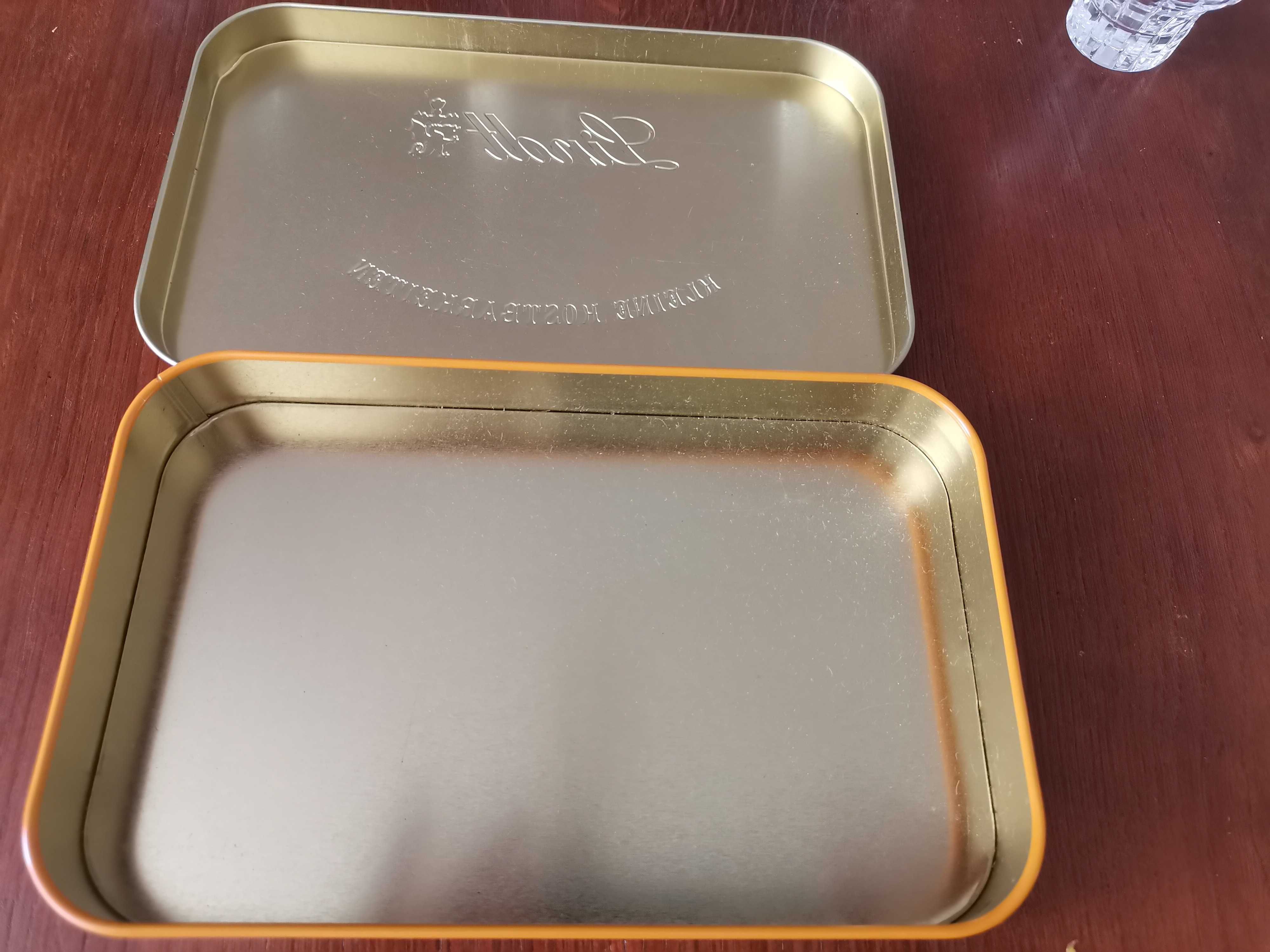 Lindt ozdobne opakowanie po świątecznych pralinkach