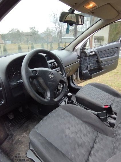 Samochód opel astra II