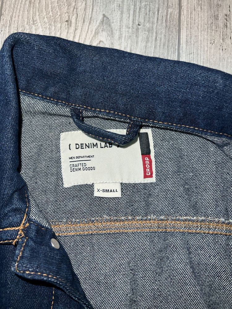 Джинсова куртка , джинсовка ( розмір XS ) Cropp