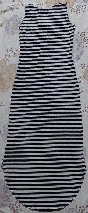 Сукня жіноча довга