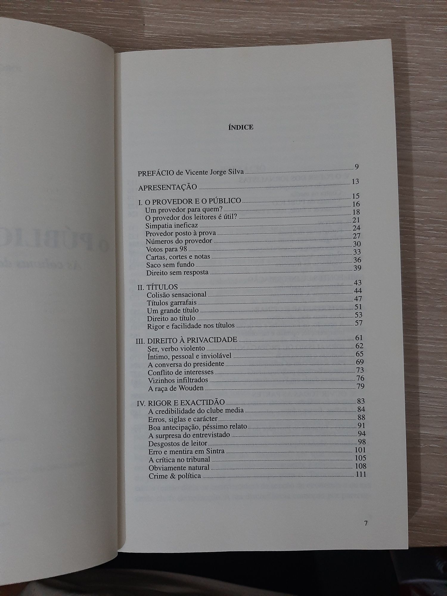 Livro "O Público em Público: as coluna do provedor do leitor"