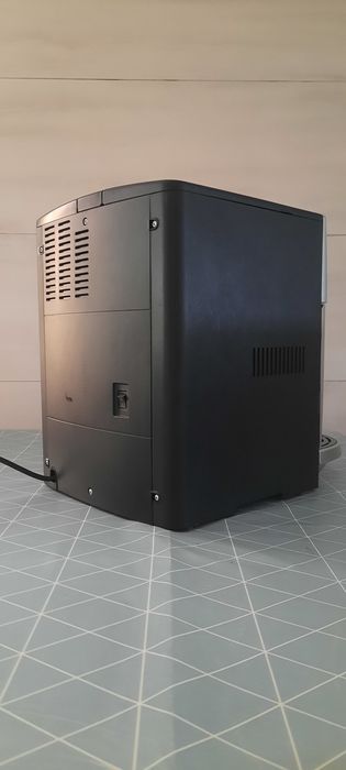 Máquina café delonghi magnífica