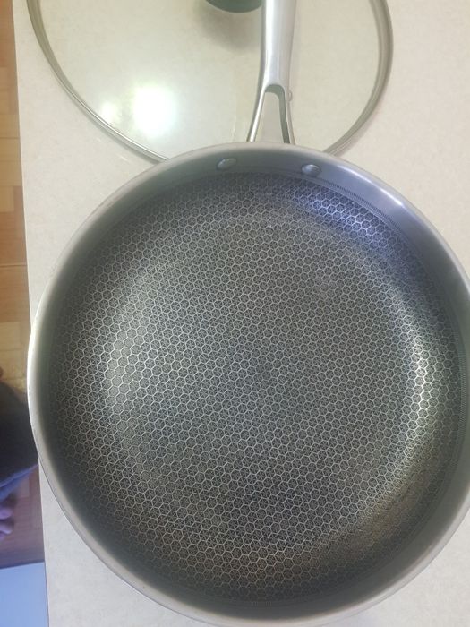 Сковородка с нержавейки   и 2 формы для духовки за 800гр