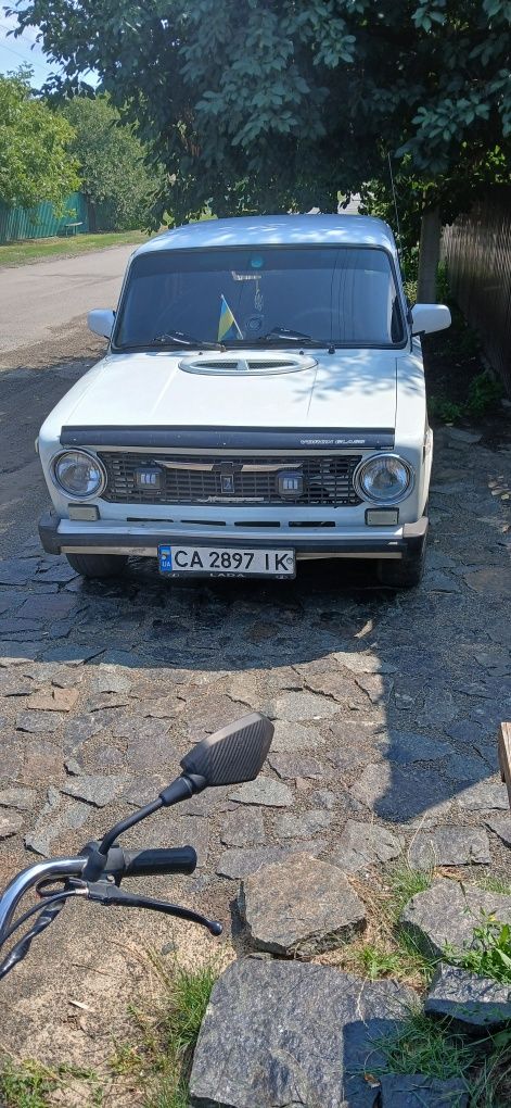 Продам авто Ваз 21013