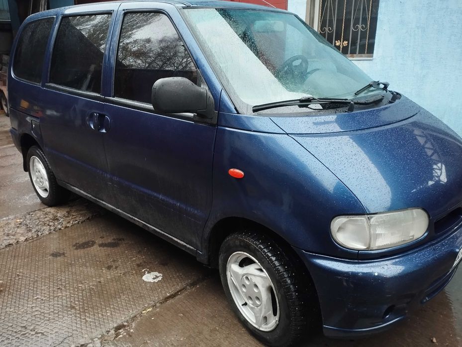 Nissan serena c23