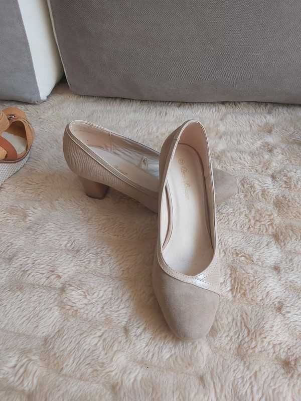 Markowe buty z firmy Clara Barson