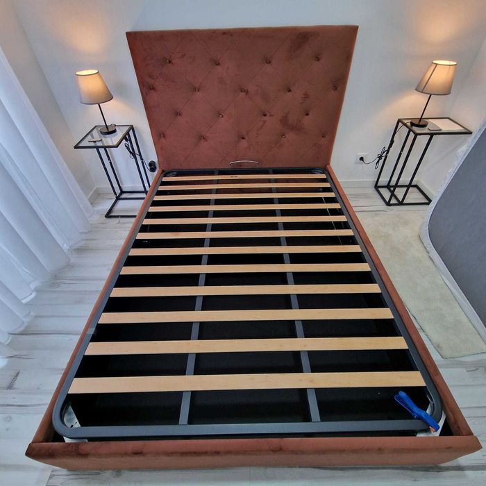 Camas De Casal Estofadas Top de Gama 190x140m Estrado Incluído 199€ !!