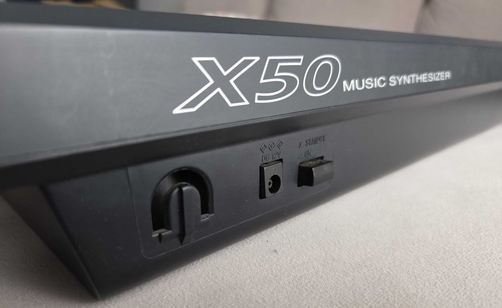 Syntezator Korg X50