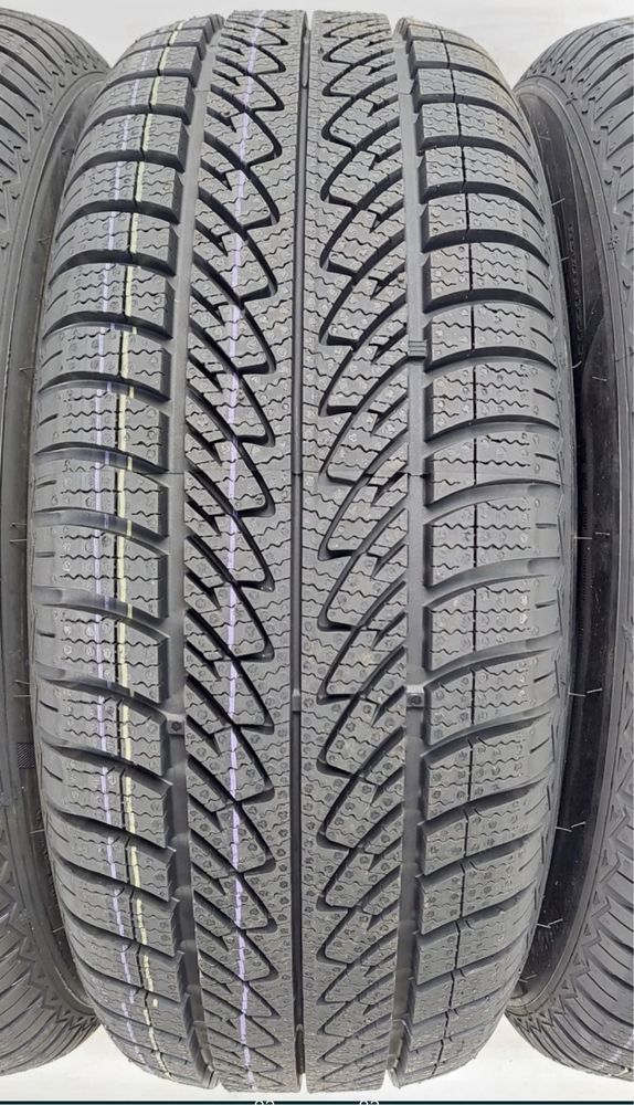 215/60r16 Goodyear Ultragrip 8 Performance 99V XL