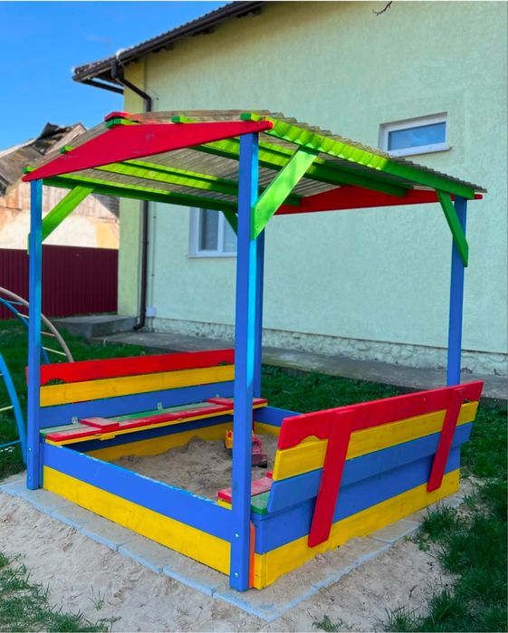 Гусениця на дитячий майданчик