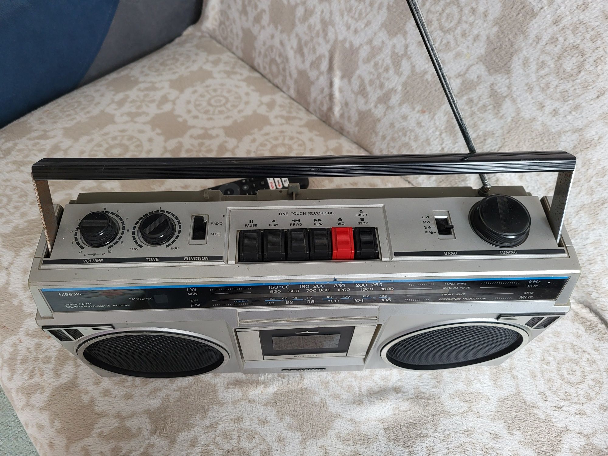 radio sanyo 80 lata