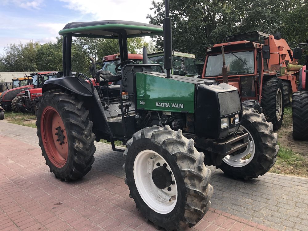 VALTRA Valmet 700 , 70 koni