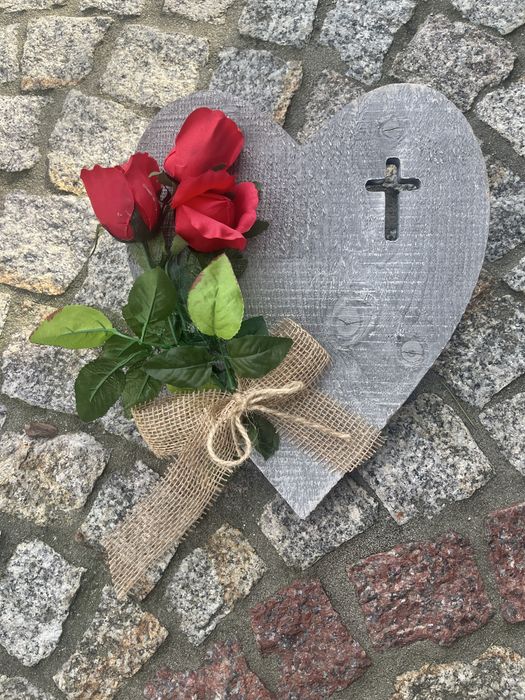Serce drewniane na pomnik grób stroik wszystkich świętych róże