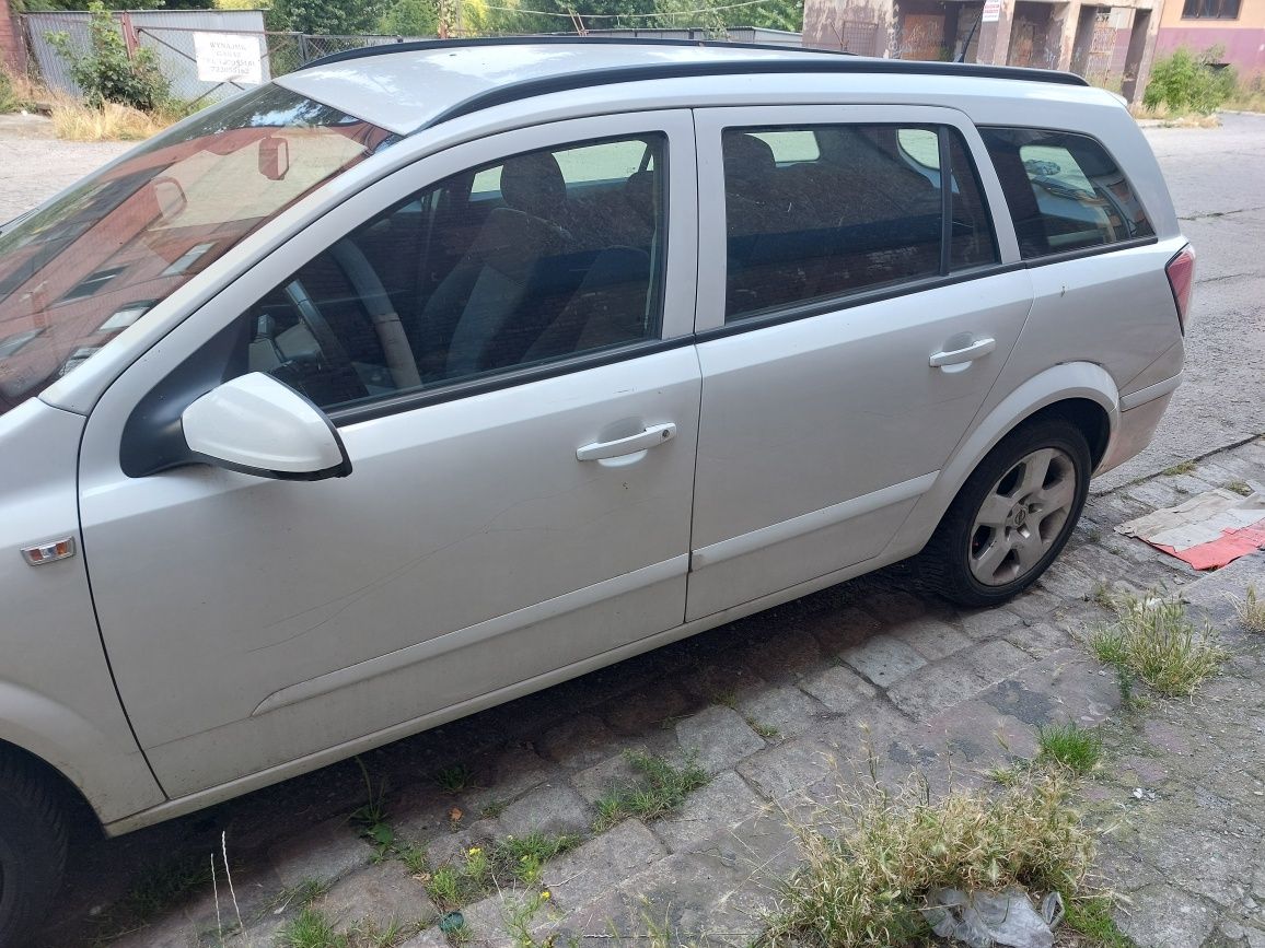 Opel Astra H lift z474 drzwi błotnik zderzak fotele klapa lampa
