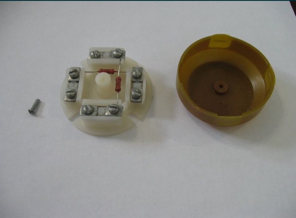 Универсальная распределительная коробка УК-2Р