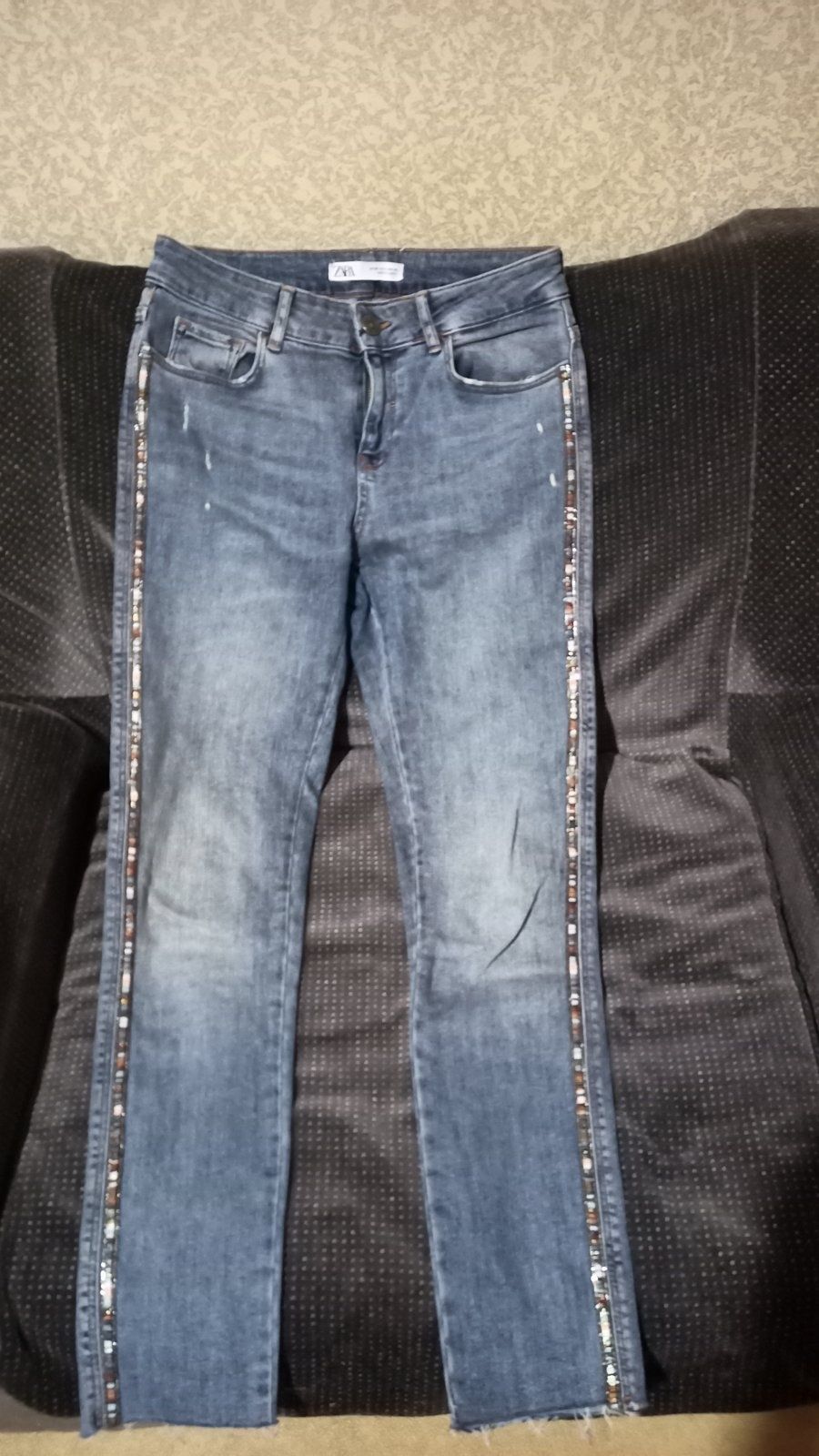 Продам женские джинсы