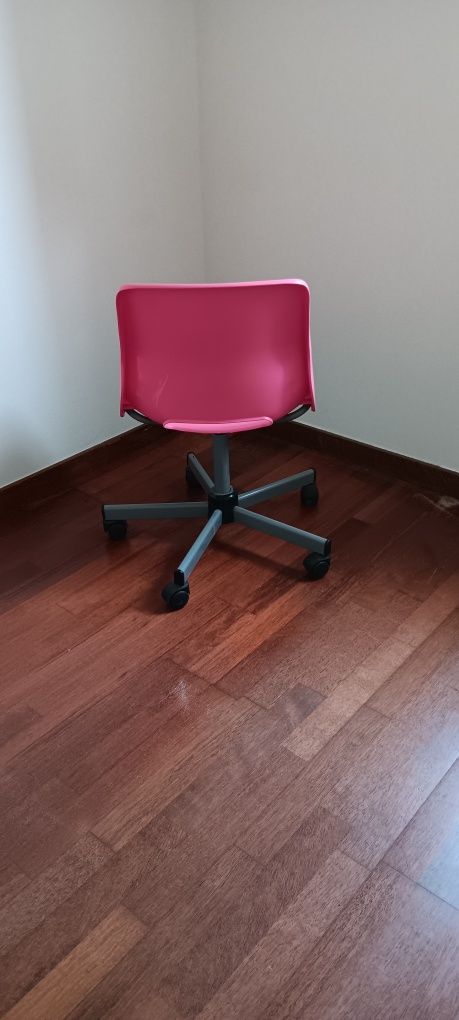 Cadeira de criança para secretária