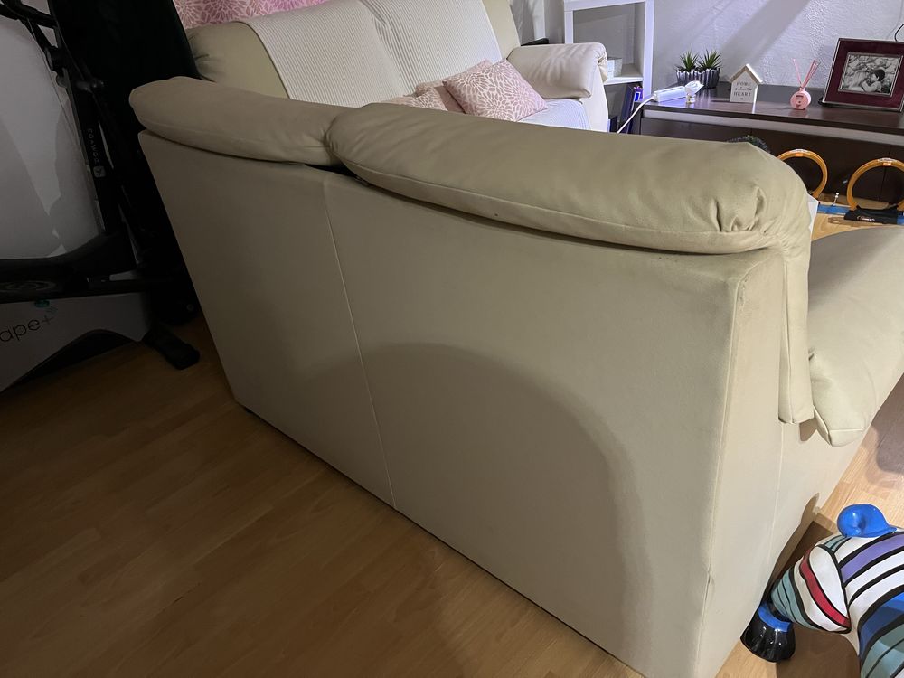 Vendo 2 sofas + 1 cadeira de baloiço