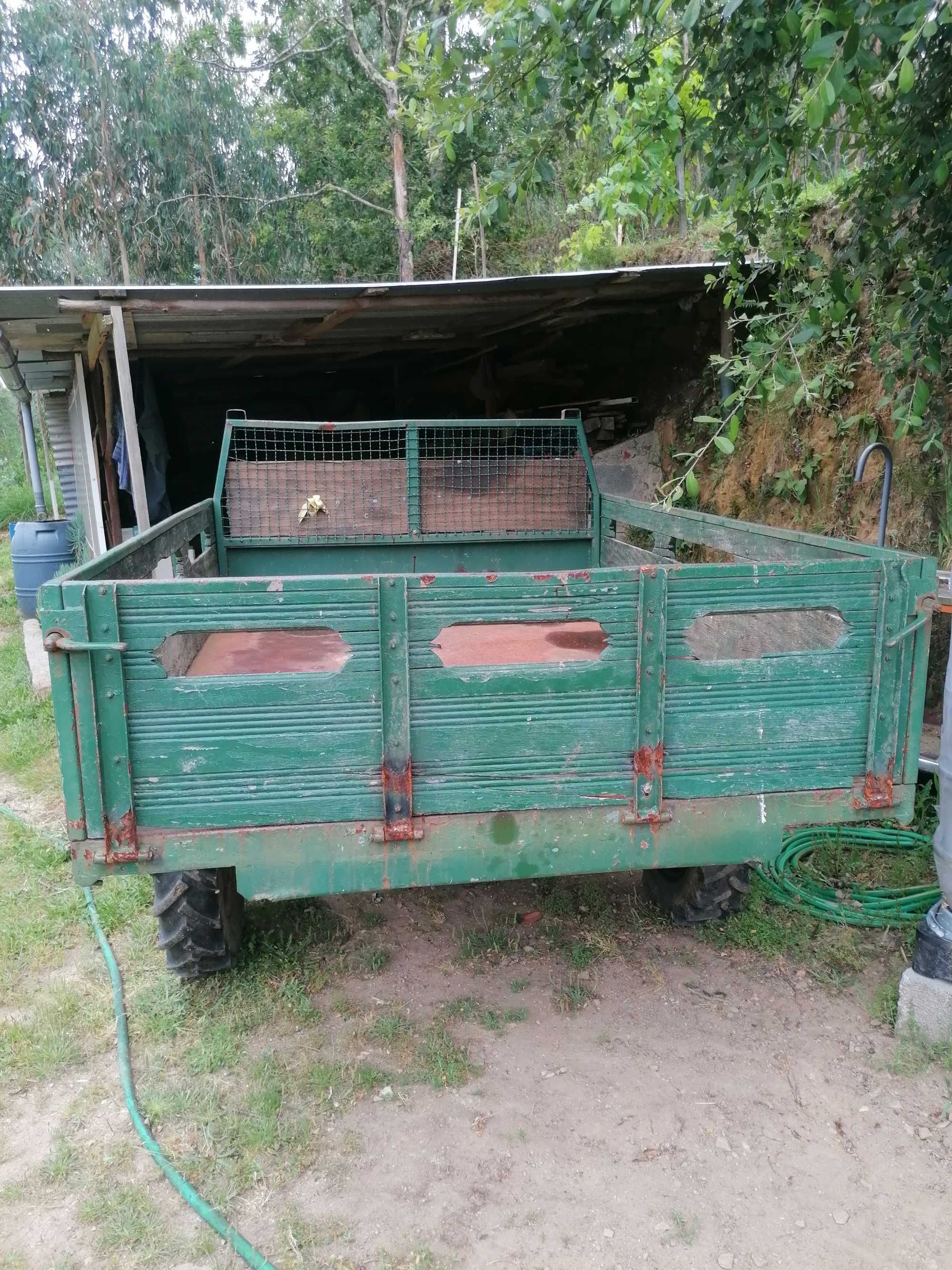 Motocultivador com motor Lombardini Diesel - 18 cv