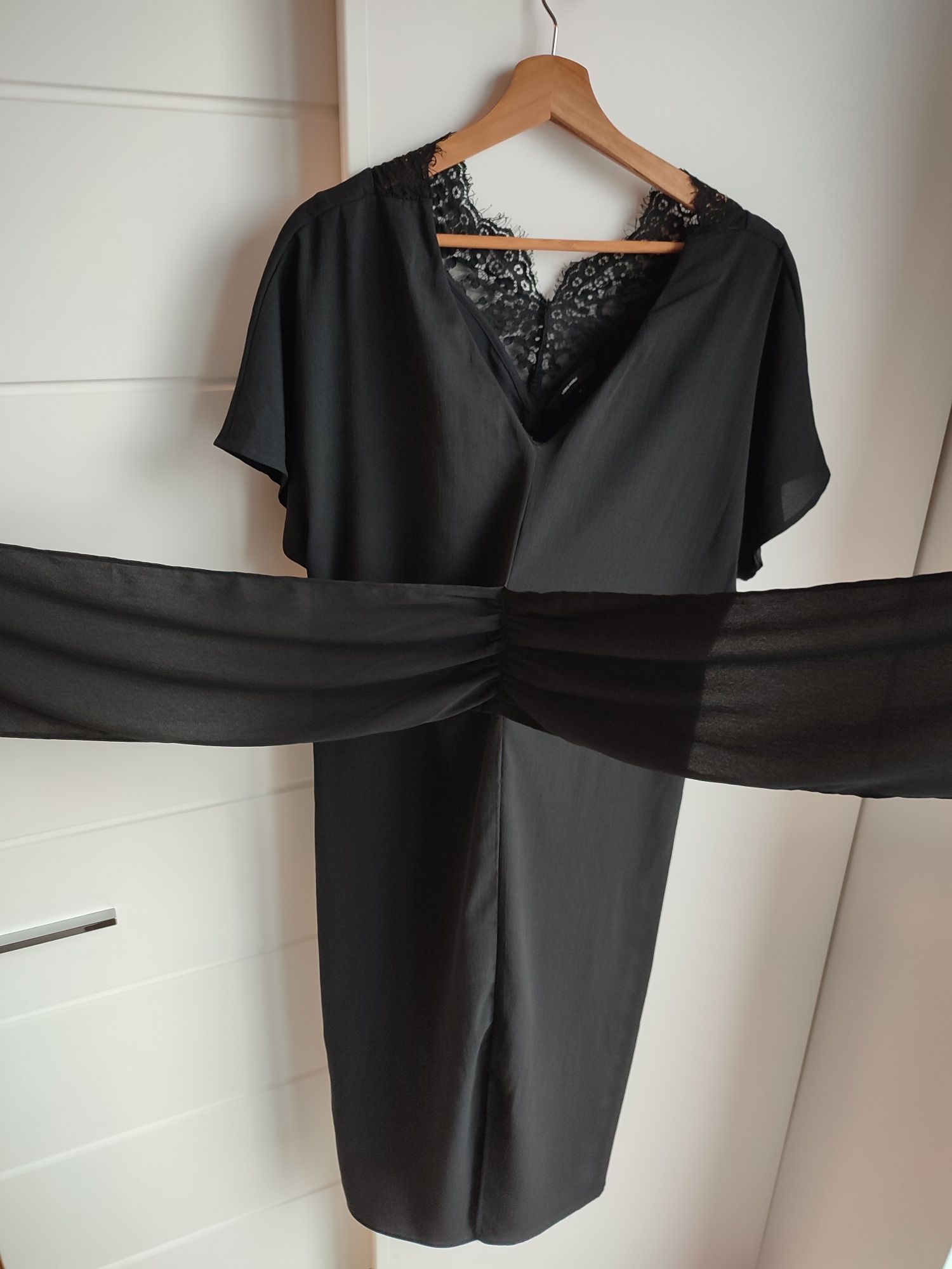 Czarna sukienka Vero Moda roz. M stan bdb