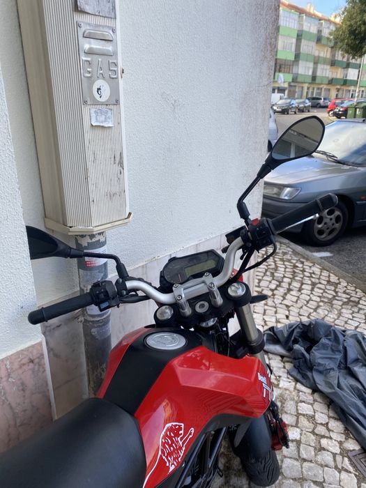 Benelli TNT 125.
