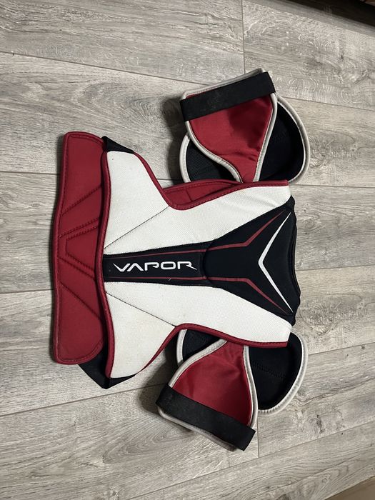 Хокейная форма, нагрудник