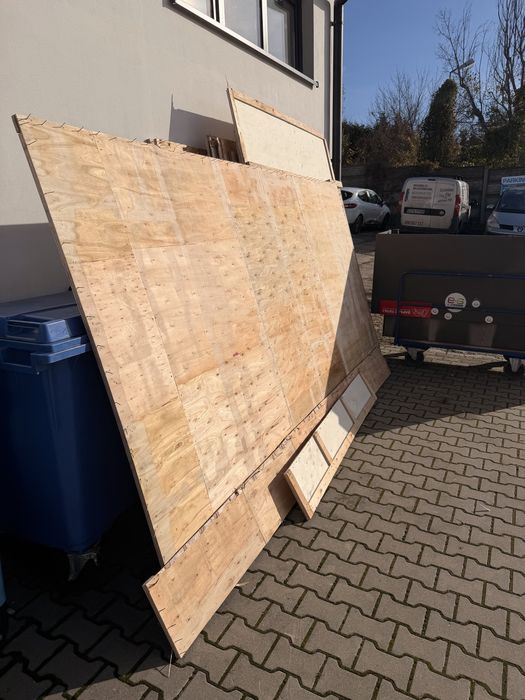 drewno sklejka po maszynie