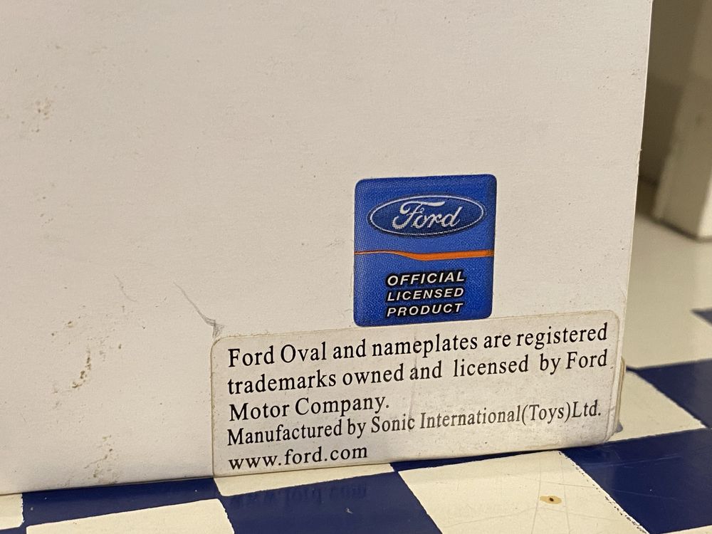 Ford Granada GL 1:43 White Box.