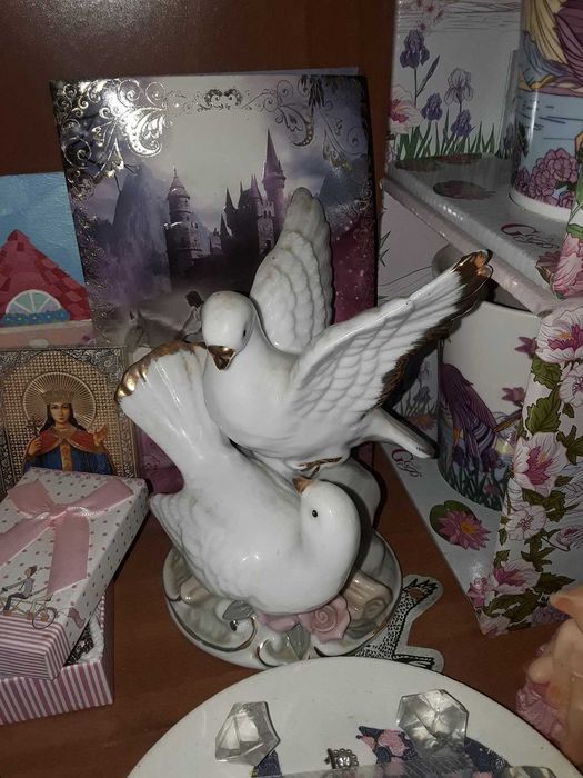 ПОДАРУНКИ Керамічні статуетки ГОЛУБИ пара РОЗПИС дерево КОТИ Будиночок