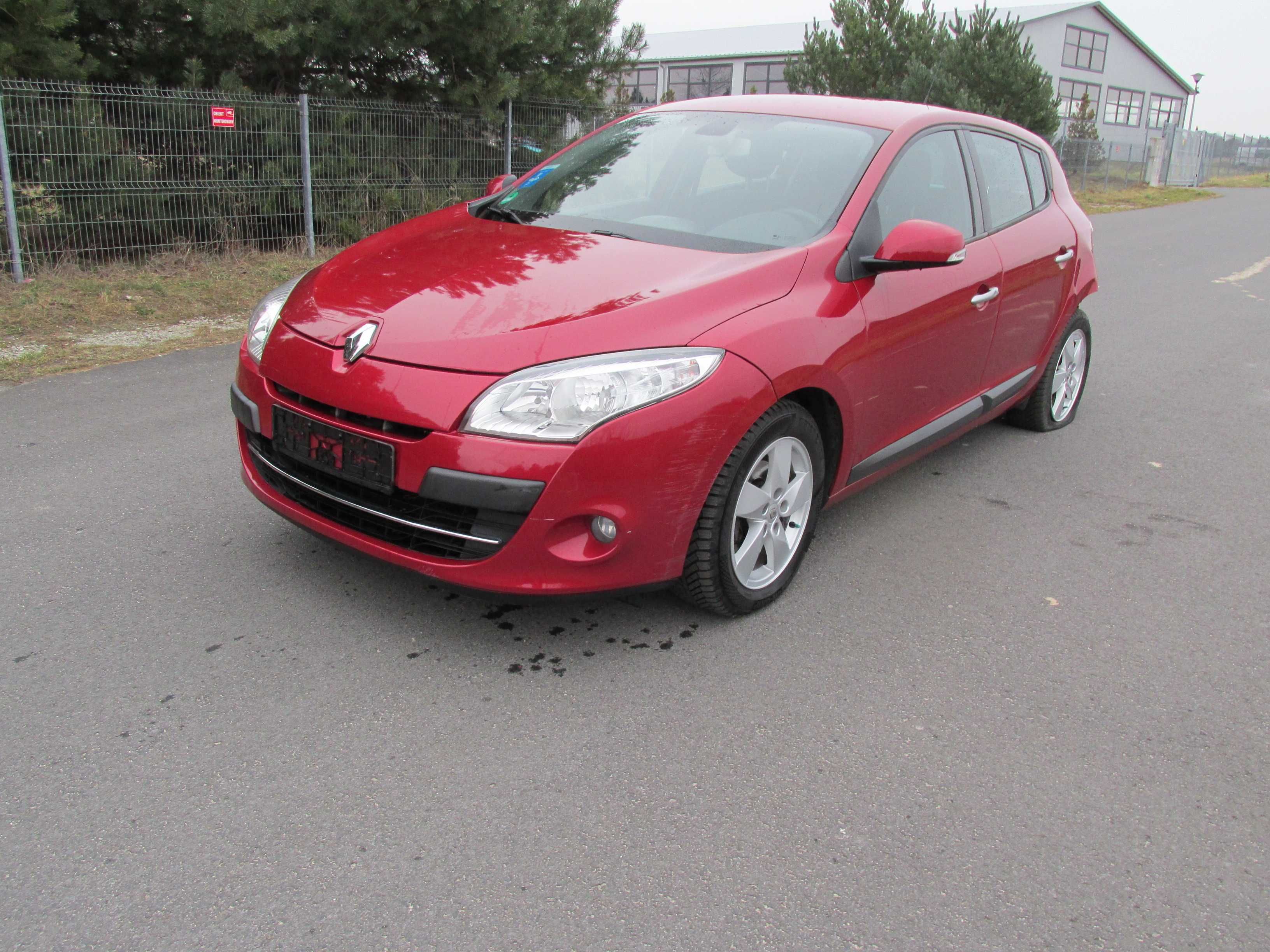 Renault Megane 1.6 benzyna świeżo sprowadzony